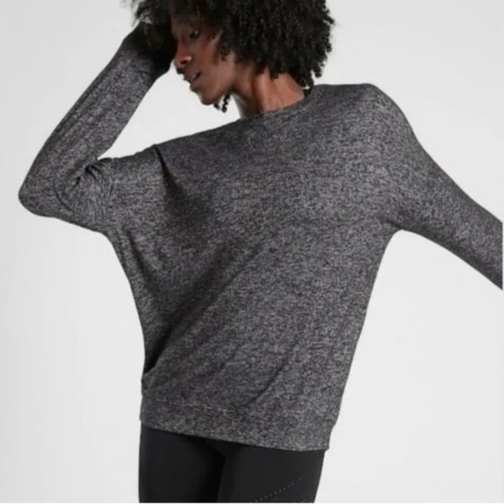 Athleta Mindful Grey Long Sleeve Crew Neck Relaxed Fit Pullover Top XS  E02